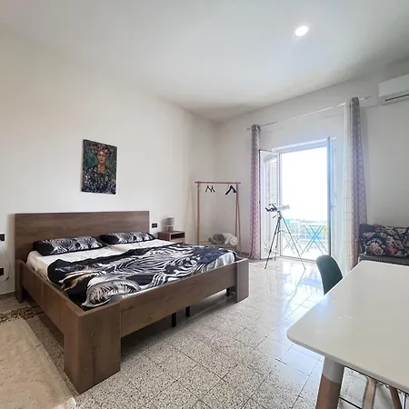 Sea View & Center - In The Heart Of